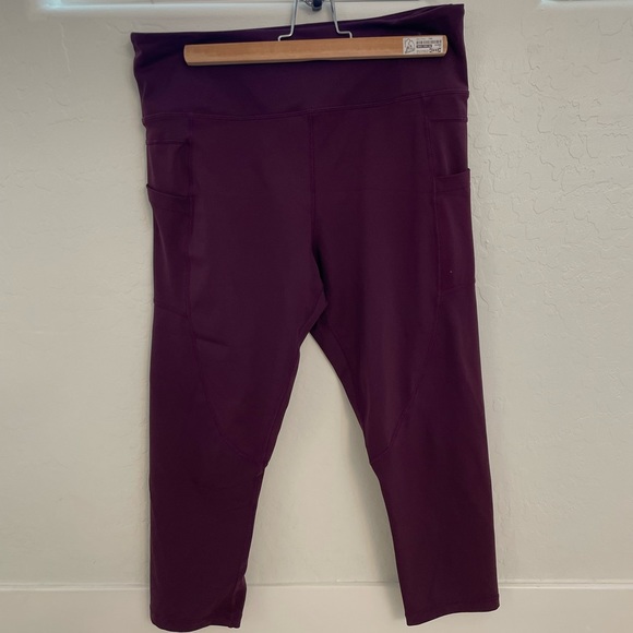 Zyia cropped athletic leggings - Picture 2 of 3